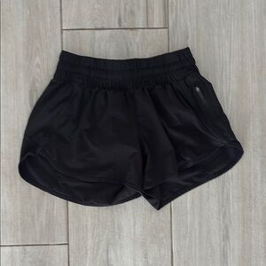 Lululemon Black Athletic Shorts with Elastic Waistband and Relaxed Fit